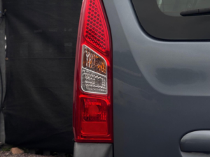 2011 Peugeot Partner Tepee 1.6 Hdi 8v Tepee Outdoor 5dr in Grey — image 6