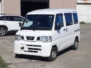 2013 Nissan Clipper 660cc Kei Van in White — image 6