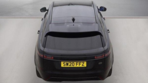 2020 Land Rover Range Rover Velar 2.0 D180 R-Dynamic Se Auto 4WD Euro 6 (s/s) 5dr in Black — image 4
