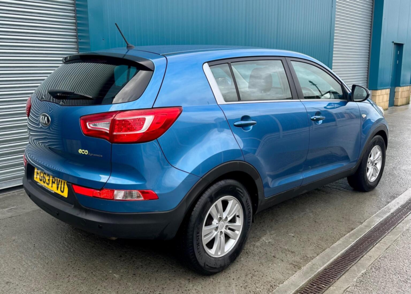 2014 Kia Sportage 1.7 Crdi Ecodynamics 1 2WD Euro 5 (s/s) 5dr in Blue — image 1