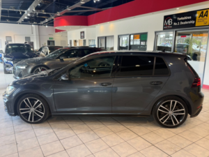 2017 Volkswagen Golf 2.0 Tdi Gtd in Blue — image 5