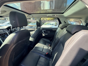 2018 Land Rover Discovery Sport Td4 Hse in Blue — image 4