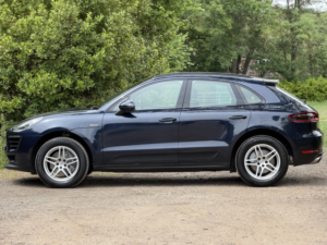 2016 Porsche Macan 3.0 Td V6 S in Blue — image 2