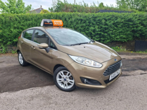 2015 Ford Fiesta 1.25 Zetec Euro 6 5dr in Gold — image 3