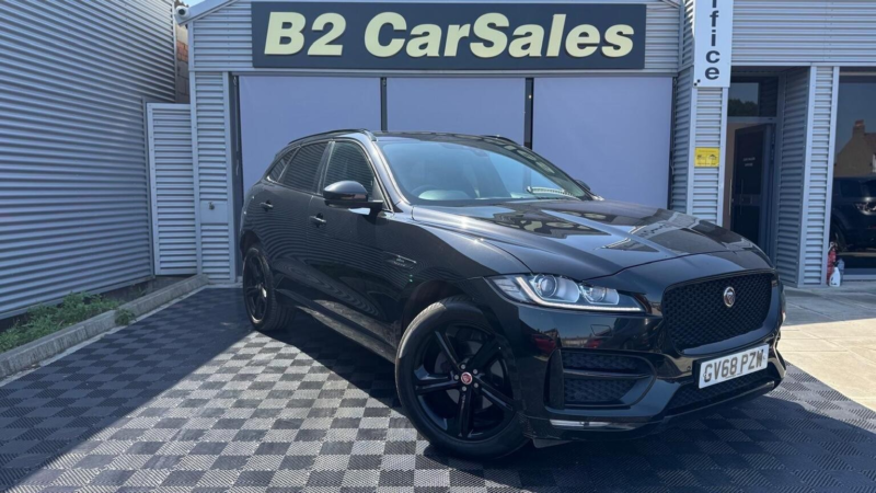 2019 Jaguar F-Pace 2.0 D180 R-Sport Auto AWD Euro 6 (s/s) 5dr in Black — image 1
