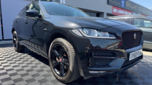 2019 Jaguar F-Pace 2.0 D180 R-Sport Auto AWD Euro 6 (s/s) 5dr in Black — image 3
