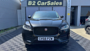 2019 Jaguar F-Pace 2.0 D180 R-Sport Auto AWD Euro 6 (s/s) 5dr in Black — image 4