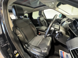 2017 Land Rover Discovery 2.0 Sd4 Hse Auto 4WD Euro 6 (s/s) 5dr in Black — image 3