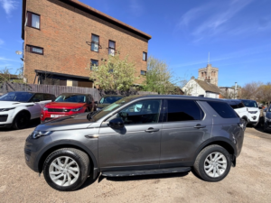 2017 Land Rover Discovery Sport Td4 Se in Grey — image 2