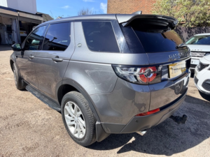 2017 Land Rover Discovery Sport Td4 Se in Grey — image 5
