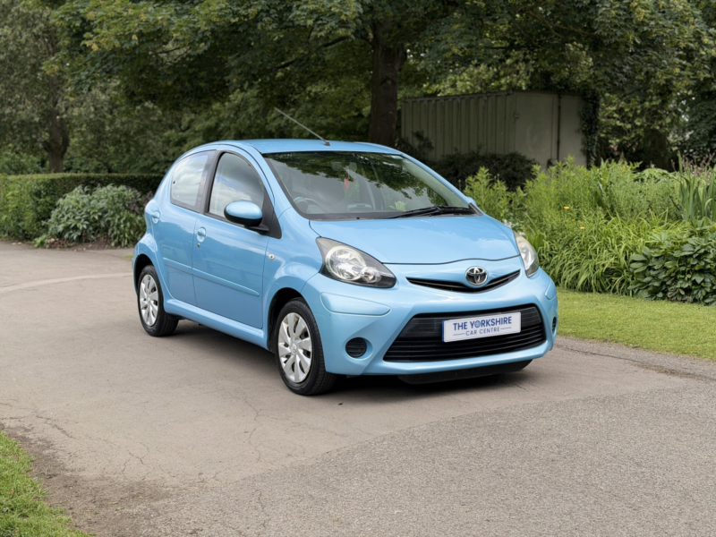 2013 Toyota Aygo 1.0 Vvt-I Move in Blue — image 1