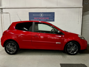 2012 Renault Clio 1.2 Dynamique Tomtom in Red — image 4