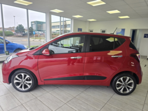 2019 Hyundai I10 1.2 I10 Prem Se 1.2 A/t My19 in Red — image 4