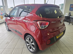 2019 Hyundai I10 1.2 I10 Prem Se 1.2 A/t My19 in Red — image 5