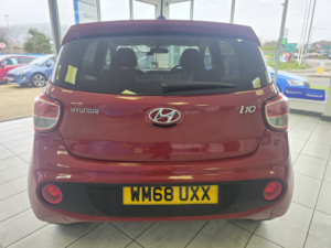 2019 Hyundai I10 1.2 I10 Prem Se 1.2 A/t My19 in Red — image 6