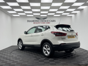 2018 Nissan Qashqai 1.5 Dci Acenta in White — image 4