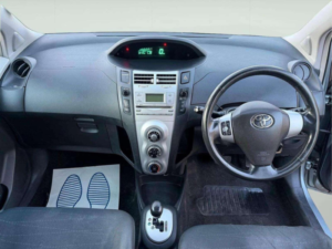2006 Toyota Yaris 1.3 T3 Multimode 5dr in Silver — image 5