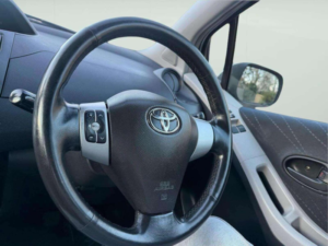2006 Toyota Yaris 1.3 T3 Multimode 5dr in Silver — image 6