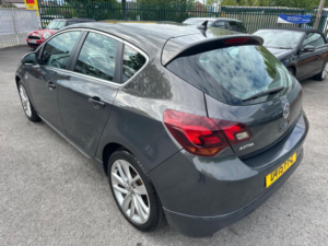 2015 Vauxhall Astra 1.6i Tech Line Gt Euro 6 5dr in Grey — image 5
