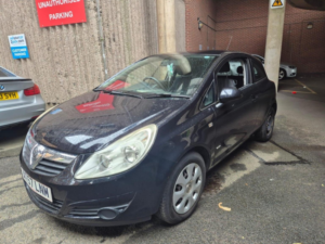 2008 Vauxhall Corsa 1.2i 16v Club 3dr in Black — image 3