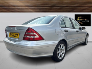2006 Mercedes-Benz C Class 1.8 C180 Kompressor Classic Se 4dr in Silver — image 5