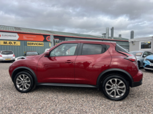 2017 Nissan Juke 1.2 Dig-T Tekna in Red — image 6