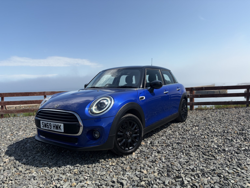2020 MINI Hatch 1.5 5-Door Hatch Cooper Classic in Blue — image 1