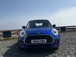 2020 MINI Hatch 1.5 5-Door Hatch Cooper Classic in Blue — image 3
