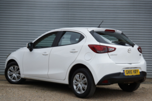 2016 Mazda Mazda2 1.5 Skyactiv-G Se in White — image 6