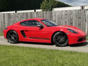 2019 Porsche 718 Cayman 2.0 T T in Red — image 4