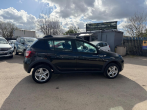 2015 Dacia Sandero Stepway 0.9 Tce Ambiance Euro 6 (s/s) 5dr in Black — image 6