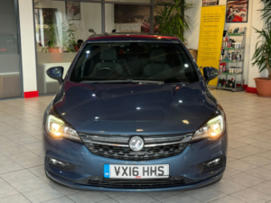 2016 Vauxhall Astra 1.6 Cdti Ecoflex Sri Nav in Blue — image 4