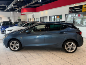 2016 Vauxhall Astra 1.6 Cdti Ecoflex Sri Nav in Blue — image 6