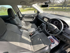 2018 Skoda Karoq 1.6 Tdi Se L 5dr Man, Diesel, Grey + Great Value in Grey — image 4