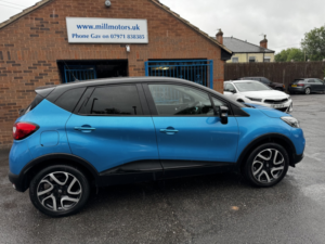 2016 Renault Captur 0.9 Dynamique S Nav Tce 90 in Blue — image 2