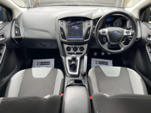2012 Ford Focus 2.0 Tdci Zetec S Euro 5 5dr in Black — image 4
