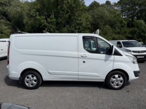 2017 Ford Transit Custom 2.0 Tdci 270 Limited in White — image 4