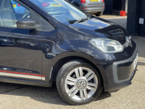 2017 Volkswagen Up! 1.0 Up! Beats in Black — image 5