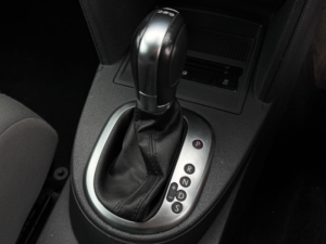 2013 Volkswagen Touran 1.6 Tdi Se DSG Euro 5 5dr in Blue — image 2