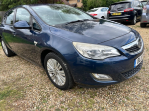 2011 Vauxhall Astra 1.7 Cdti Ecoflex Excite in Blue — image 6