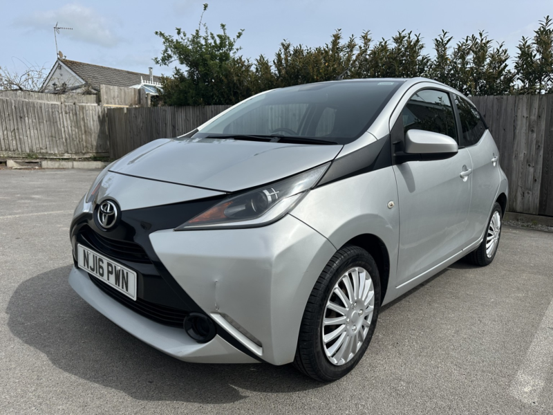 2016 Toyota Aygo 1.0 Vvt-I X-Play in Silver — image 1