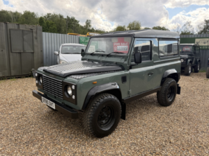 1987 Land Rover Defender 90 2.5 Td*amazing Chassis*low Miles*nice Refurb in Green — image 2