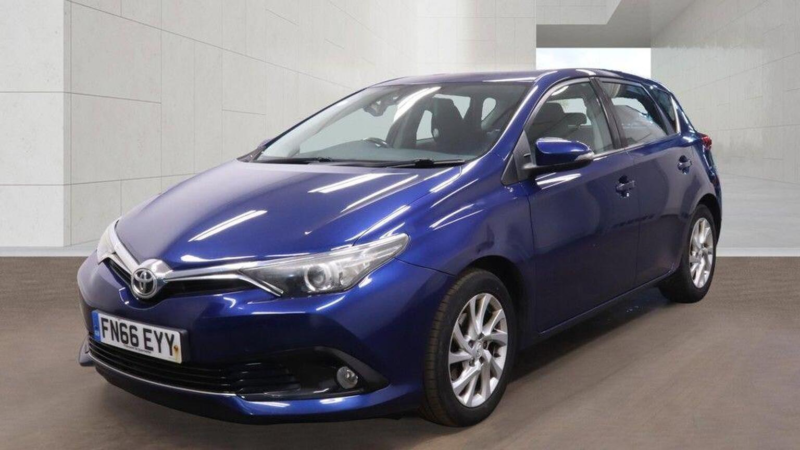 2016 Toyota Auris 1.6 D-4d Business Edition Euro 6 (s/s) 5dr (safety Sense) in Blue — image 1