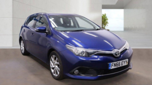 2016 Toyota Auris 1.6 D-4d Business Edition Euro 6 (s/s) 5dr (safety Sense) in Blue — image 2