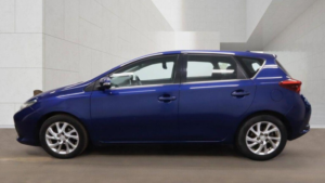 2016 Toyota Auris 1.6 D-4d Business Edition Euro 6 (s/s) 5dr (safety Sense) in Blue — image 3