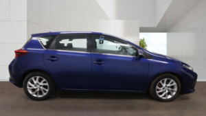 2016 Toyota Auris 1.6 D-4d Business Edition Euro 6 (s/s) 5dr (safety Sense) in Blue — image 4