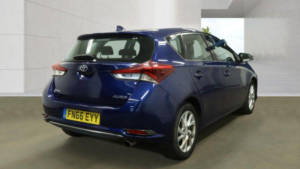 2016 Toyota Auris 1.6 D-4d Business Edition Euro 6 (s/s) 5dr (safety Sense) in Blue — image 5