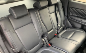 2020 Mitsubishi Outlander 2.4h Twinmotor 13.8kwh Dynamic SUV 5dr Petrol Plug-In Hybrid CVT 4WD Euro 6 (s/s) (224 Ps) in White — image 6