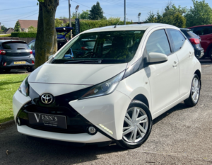 2015 Toyota Aygo 1.0 Vvt-I X-Pression Automatic in White — image 3