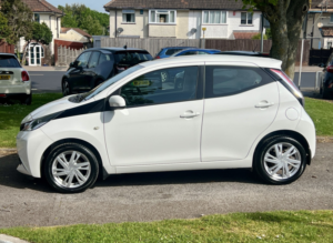 2015 Toyota Aygo 1.0 Vvt-I X-Pression Automatic in White — image 4